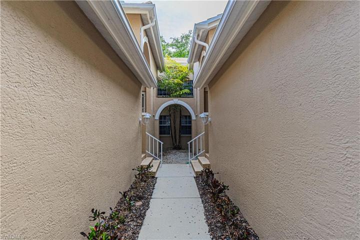 24821  Lakemont Cove  LN, Bonita Springs, FL 34134