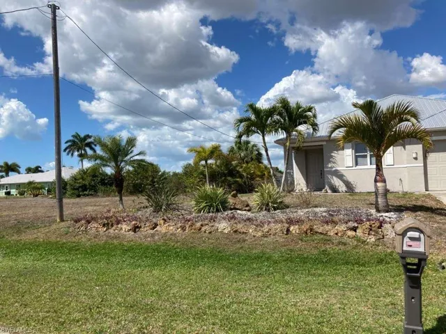 2637 Nw 1st St, Cape Coral, Florida 33993