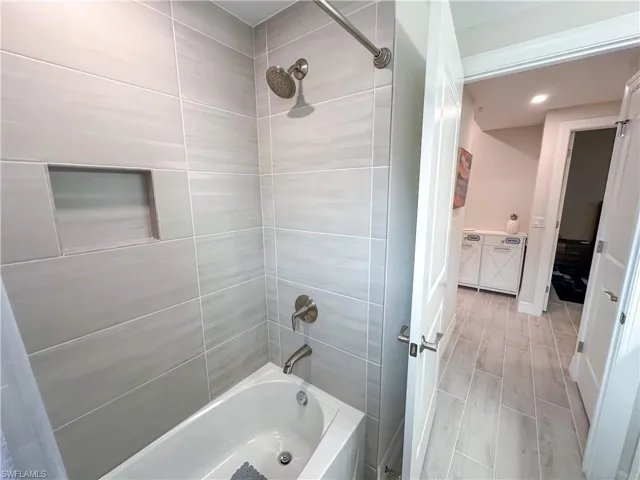 220  Indies Dr E  , Naples, FL 34114