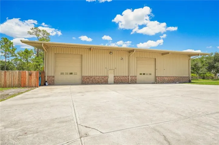 3600 sq' building