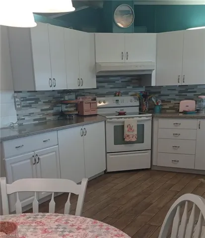 9210  Bonita  DR, North Fort Myers, FL 33903