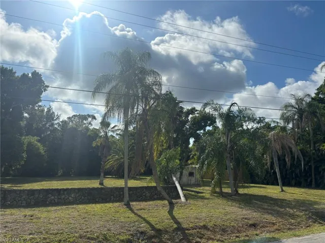 2948 Garden St, North Fort Myers, Florida 33917