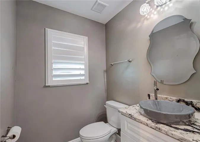 1/2 bath