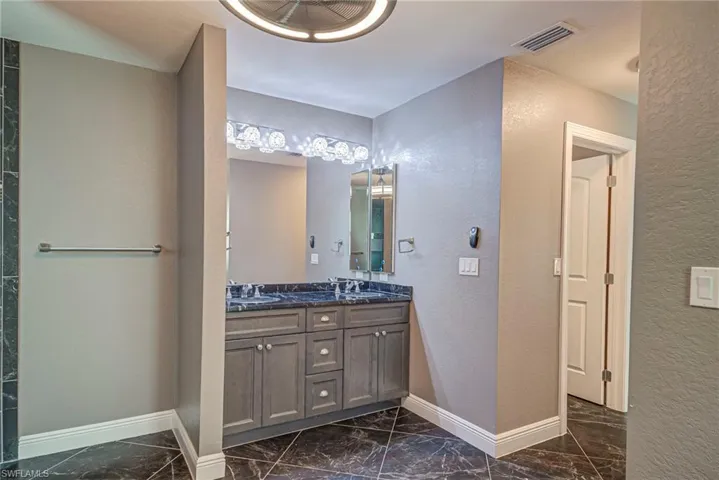 Owners Suite Bath