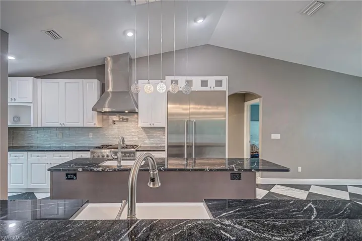Designed for a Chef!! All top of the line Thermador Appliances