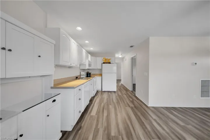 17324/17326 Whitewater Ct 326, Fort Myers Beach, Florida 33931