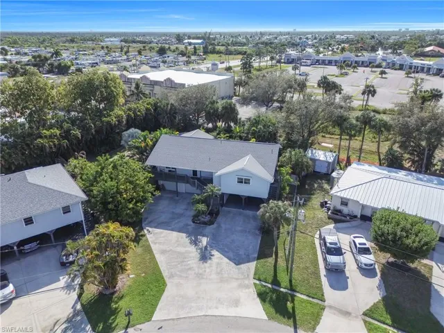 17324/17326 Whitewater Ct 326, Fort Myers Beach, Florida 33931