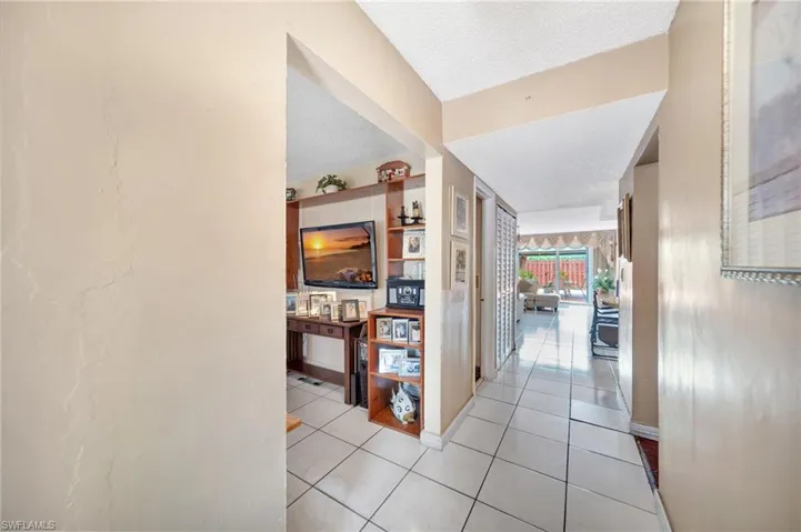 14154  Kendale Lakes  CIR, Miami, FL 33183