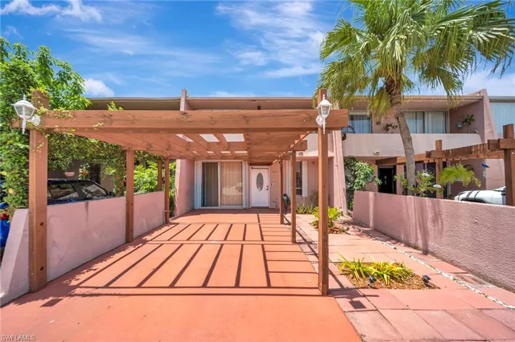 14154  Kendale Lakes  CIR, Miami, FL 33183