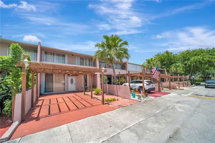 14154  Kendale Lakes  CIR, Miami, FL 33183