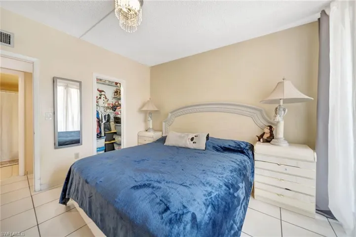14154  Kendale Lakes  CIR, Miami, FL 33183