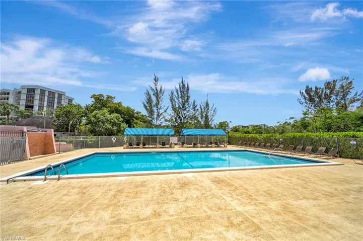14154  Kendale Lakes  CIR, Miami, FL 33183