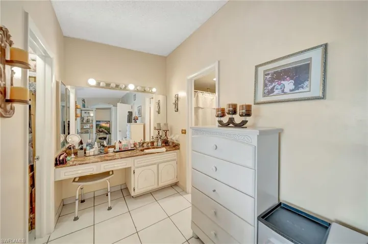 14154  Kendale Lakes  CIR, Miami, FL 33183