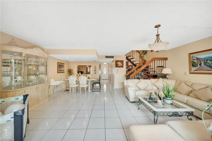 14154  Kendale Lakes  CIR, Miami, FL 33183