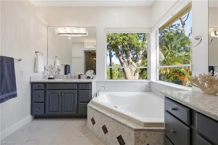 27231 Lakeway Ct, Bonita Springs, Florida 34134