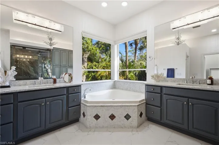 27231 Lakeway Ct, Bonita Springs, Florida 34134