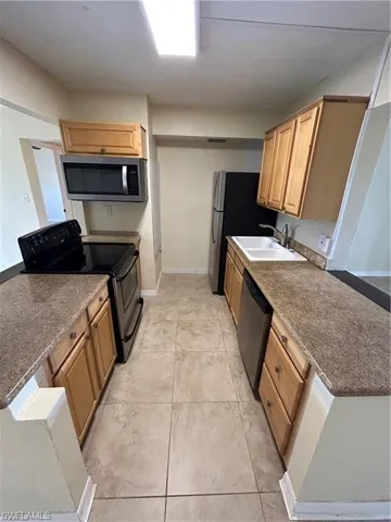 2828  Jackson  ST, Fort Myers, FL 33901