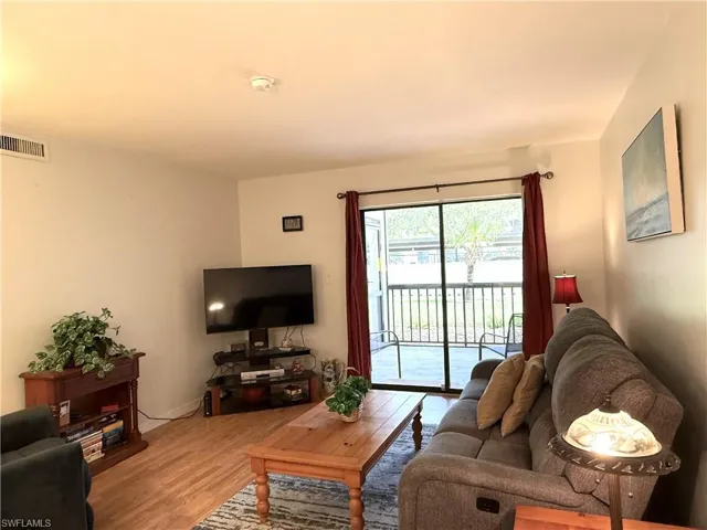 2121 Collier Ave 109, Fort Myers, Florida 33901