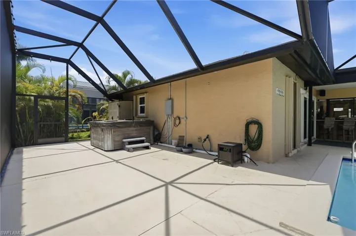 Hot Tub / Sitting Area