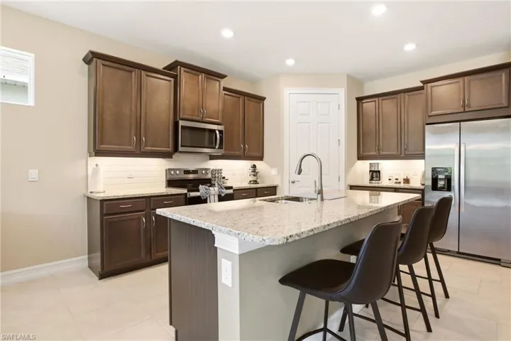 844 Heather Lake Ave, Cape Coral, Florida 33993