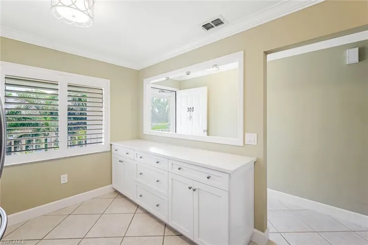 3011 Sandpiper Bay Cir # C303, Naples Fl 34112