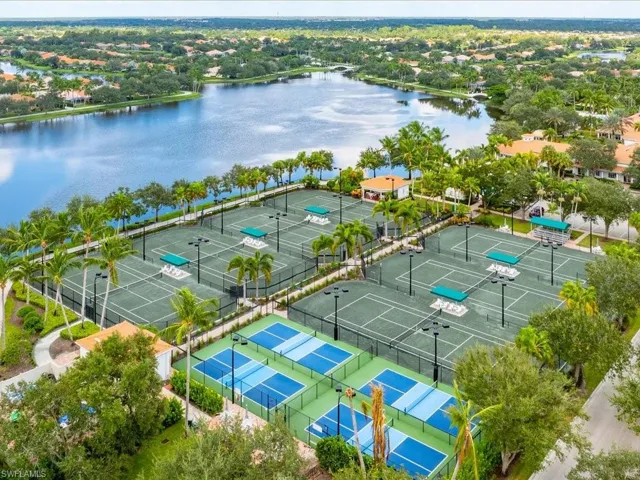 7654  Hernando  CT, Naples, FL 34114