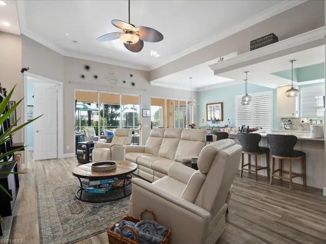 7654  Hernando  CT, Naples, FL 34114