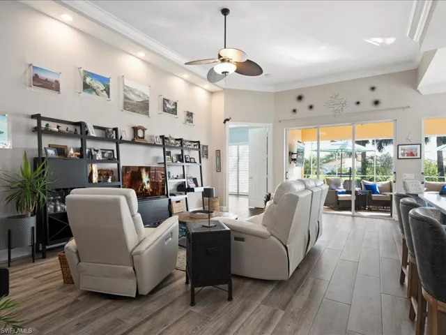 7654  Hernando  CT, Naples, FL 34114
