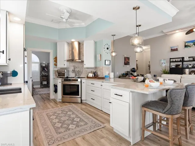 7654  Hernando  CT, Naples, FL 34114