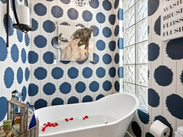 7654  Hernando  CT, Naples, FL 34114