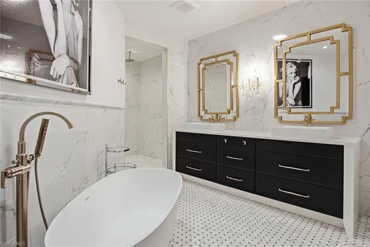 705 10th St S 202, Naples, Florida 34102
