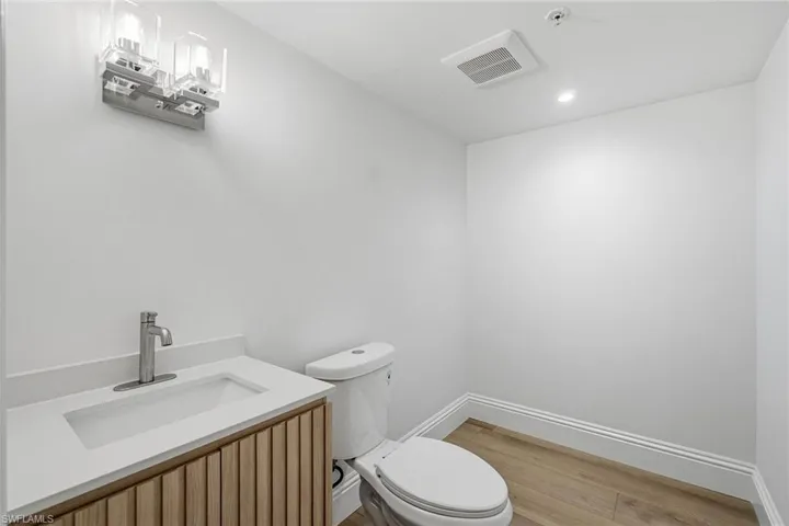 705 10th St S 202, Naples, Florida 34102