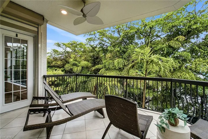 705 10th St S 202, Naples, Florida 34102