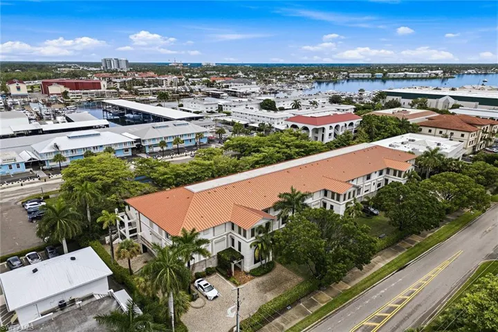 705 10th St S 202, Naples, Florida 34102
