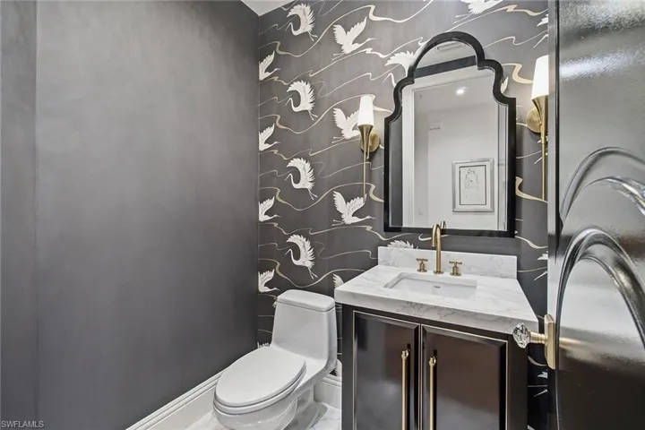 705 10th St S 202, Naples, Florida 34102