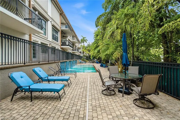 705 10th St S 202, Naples, Florida 34102