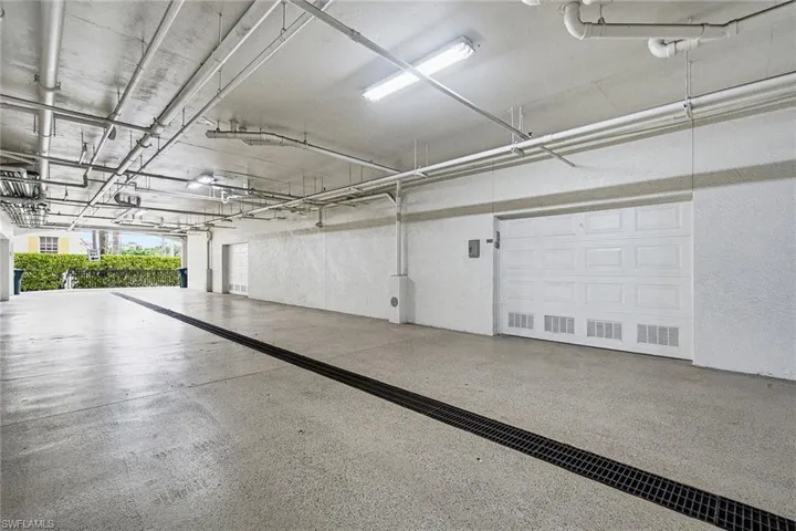 705 10th St S 202, Naples, Florida 34102