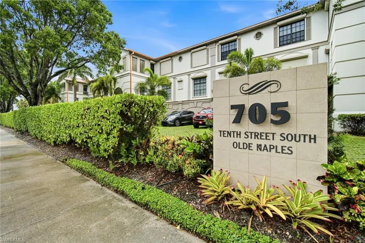 705 10th St S 202, Naples, Florida 34102