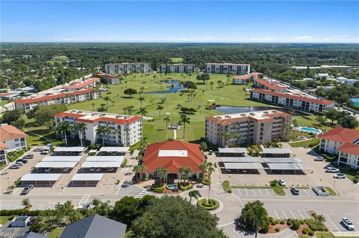 29 High Point Cir E 101, Naples, Florida 34103