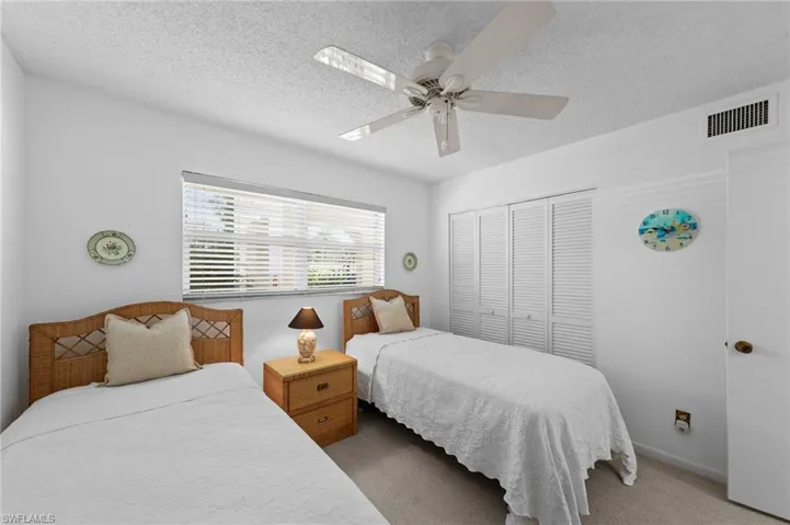 29 High Point Cir E 101, Naples, Florida 34103