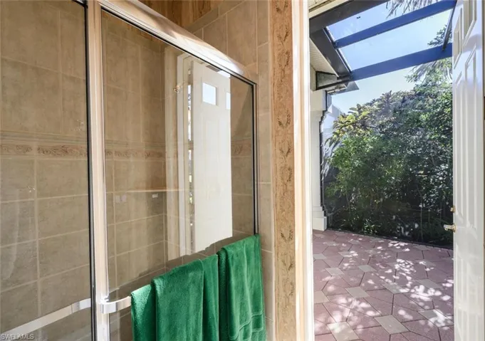 Full bath accessible from the Lanai