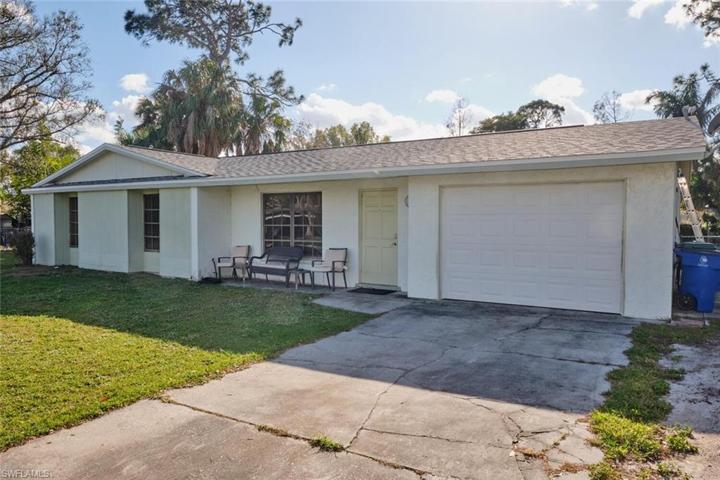 5849  Millay  CT, North Fort Myers, FL 33903
