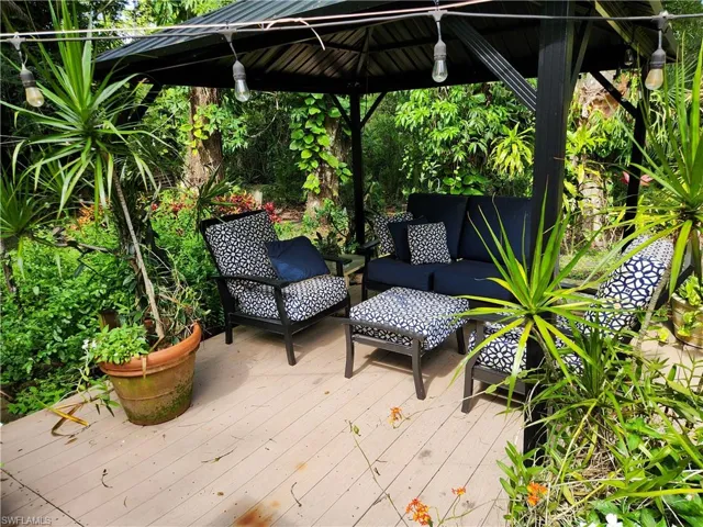 1440  14th NE AVE, Naples, FL 34120