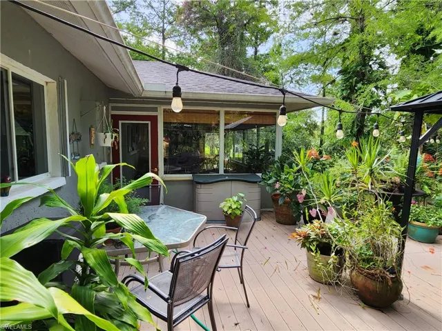 1440  14th NE AVE, Naples, FL 34120