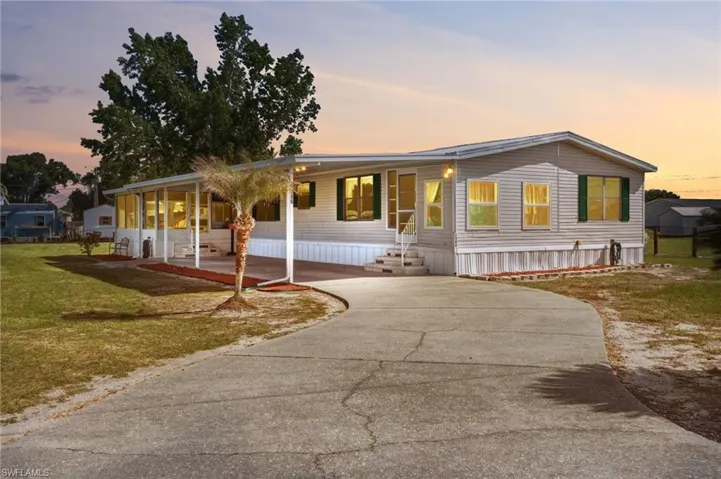 1586 Ne Grapefruit St, Arcadia, Florida 34266