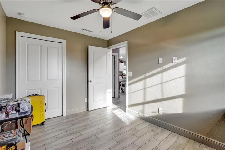 1317 4th Pl, Cape Coral, Florida 33909