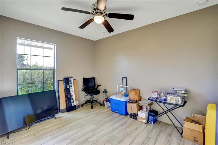 1317 4th Pl, Cape Coral, Florida 33909