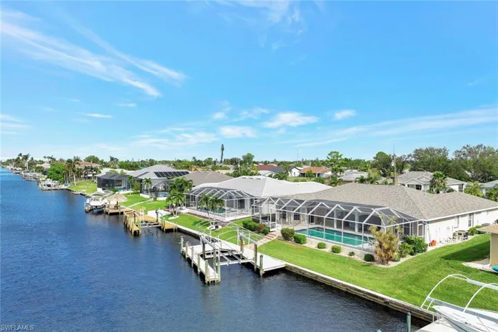 View of water feature featuring a dock
