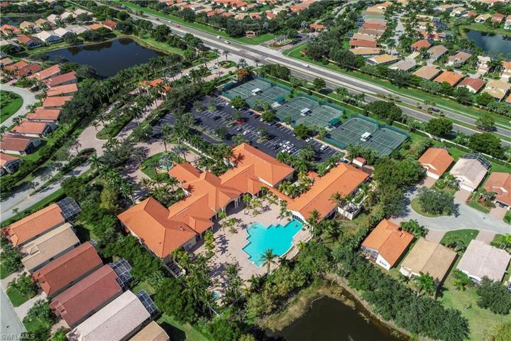 Cascades Aerial view of Amenity center