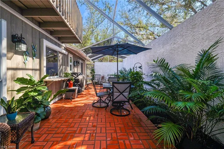 View of patio / terrace with glass enclosure